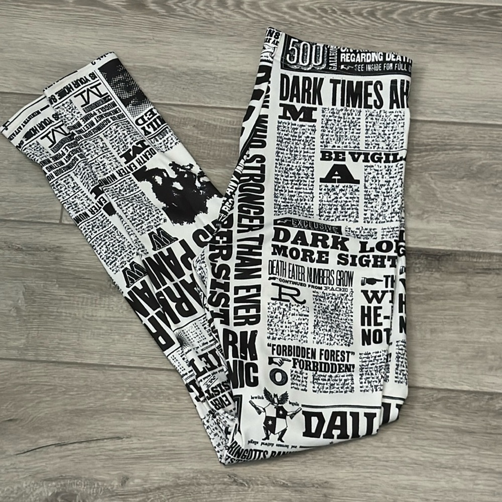 BlackMilk Harry Potter Daily Prophet Leggings Medium
